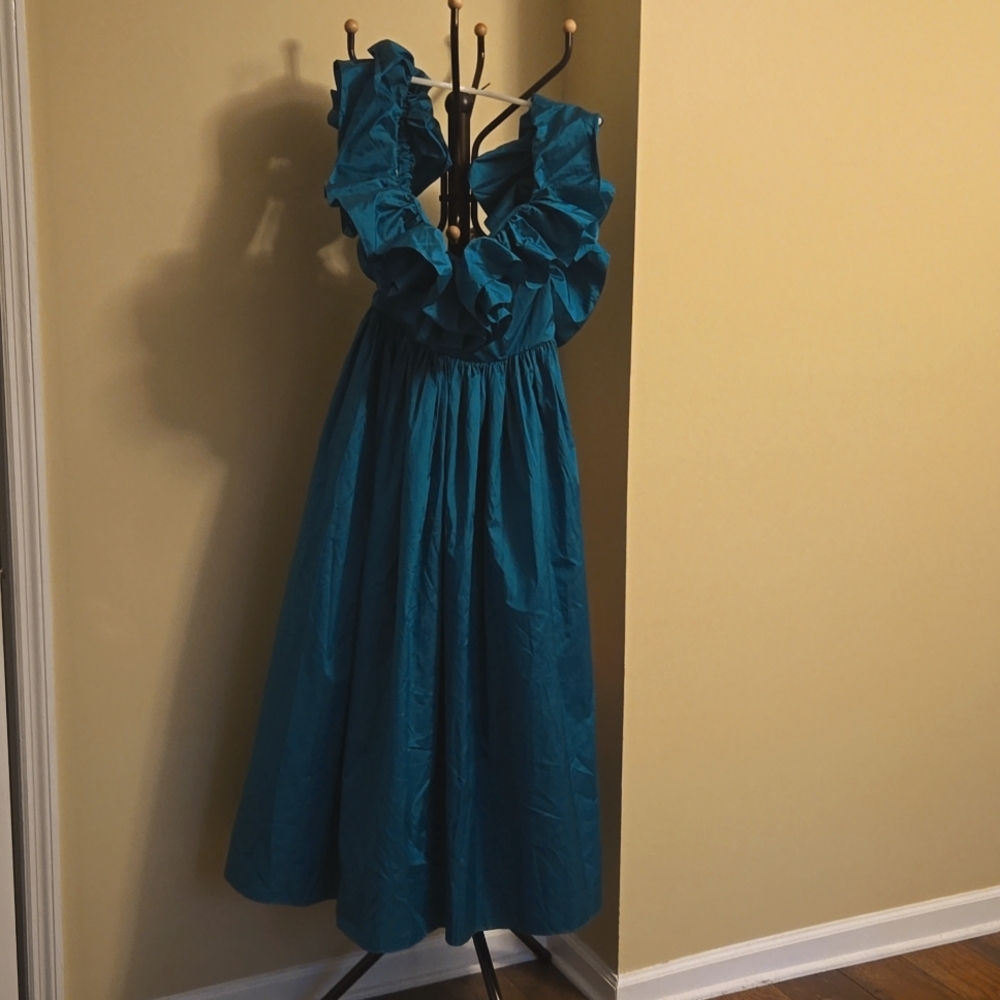 Blue Formal  Vintage.  Sz 8/10.